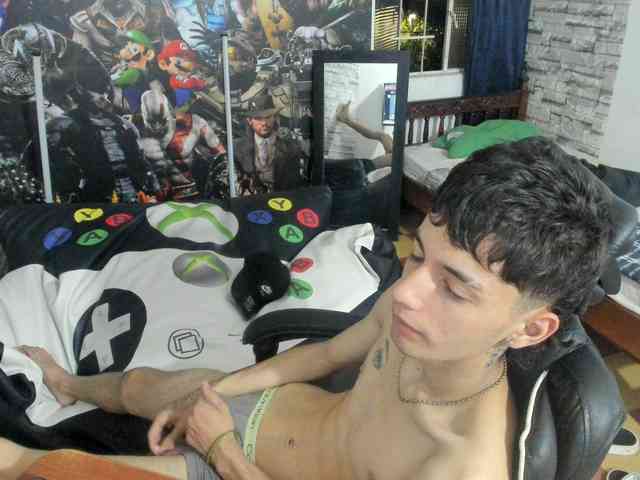 wex-077 Live Webcam on BongaCams