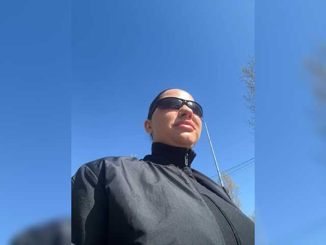 Sinnera1's BongaCams show and profile