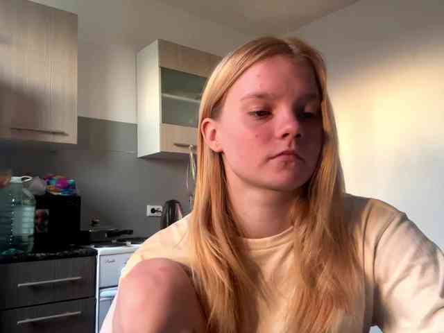 TiffannyBanyas webcam