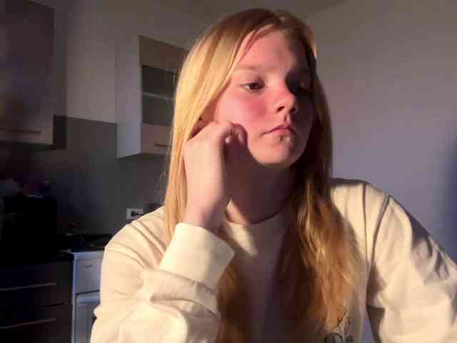 TiffannyBanyas webcam