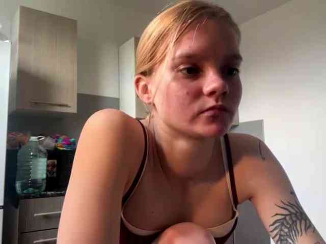 TiffannyBanyas webcam