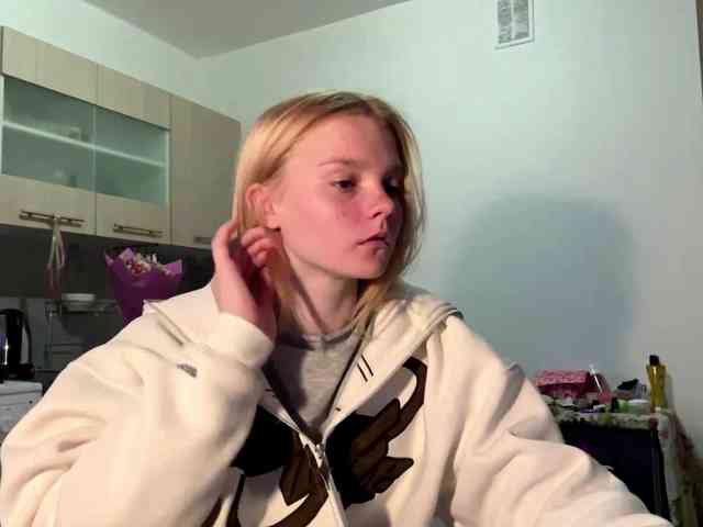 TiffannyBanyas webcam