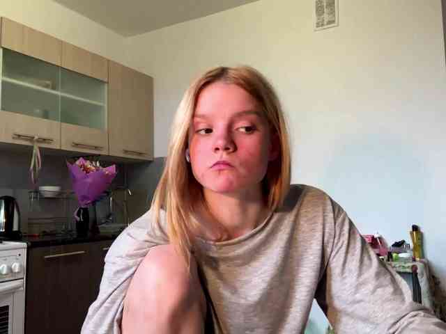 TiffannyBanyas webcam