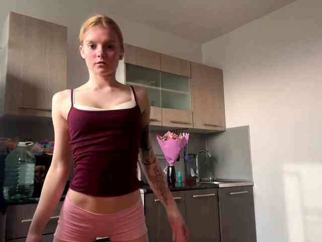 TiffannyBanyas webcam