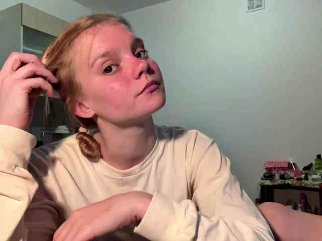 TiffannyBanyas webcam