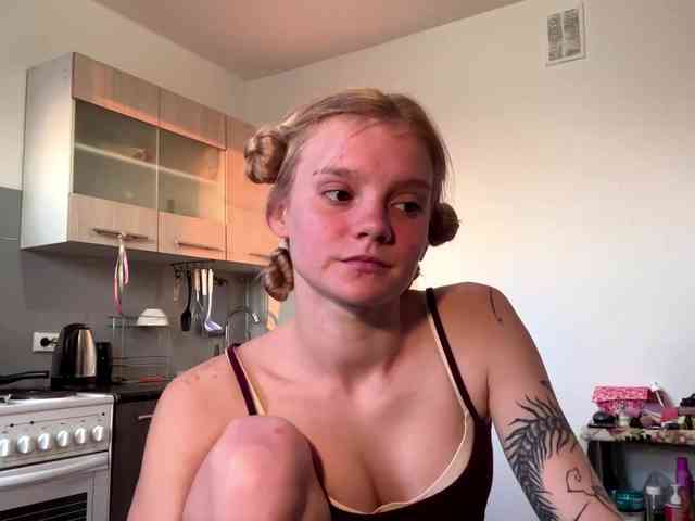 TiffannyBanyas webcam