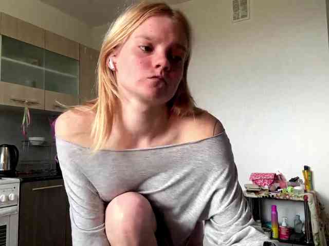 TiffannyBanyas webcam