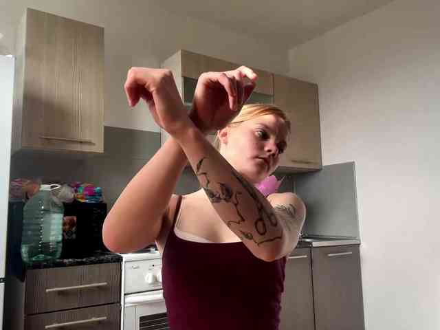 TiffannyBanyas webcam