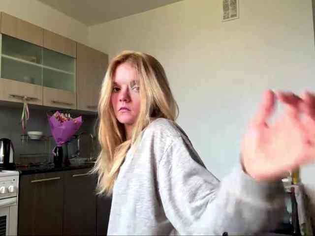 TiffannyBanyas webcam