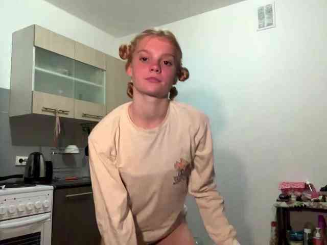 TiffannyBanyas webcam