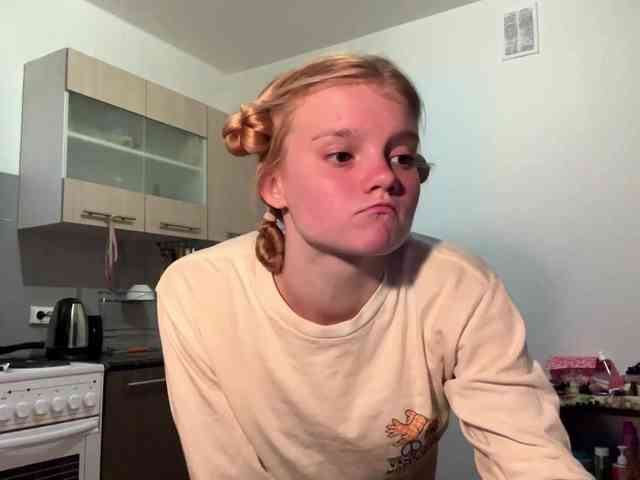 TiffannyBanyas webcam