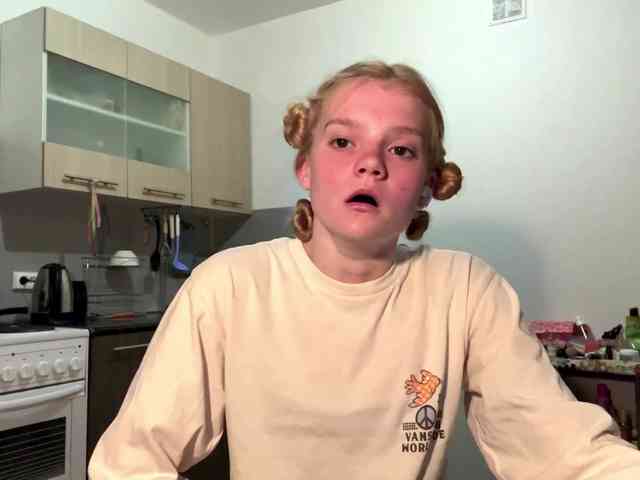 TiffannyBanyas webcam