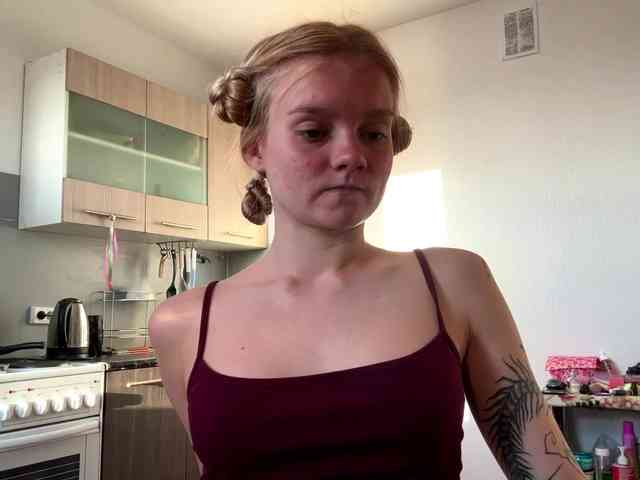 TiffannyBanyas webcam