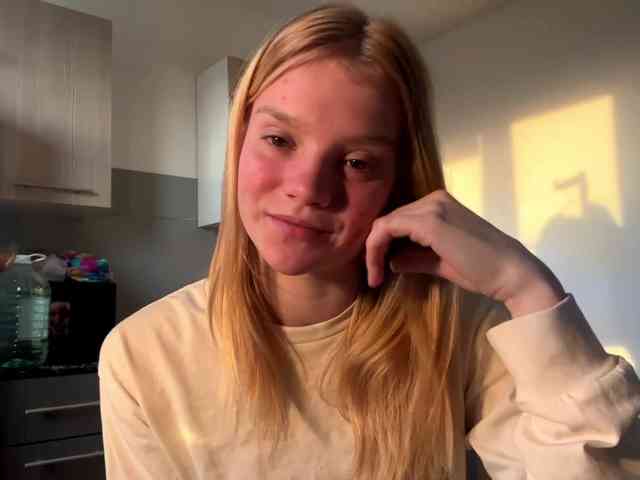 TiffannyBanyas webcam