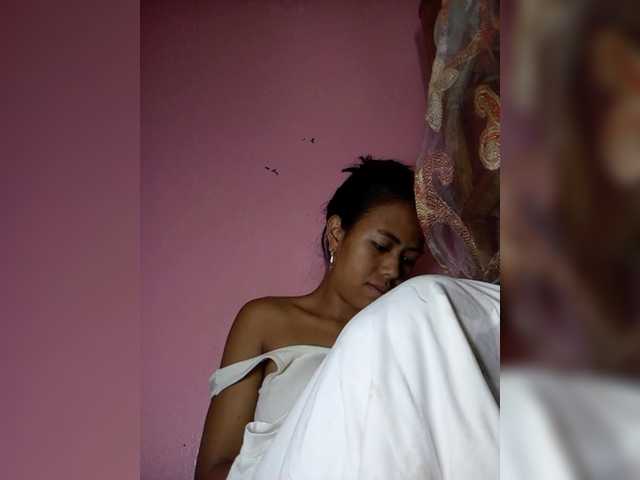 Rudih live cam on BongaCams