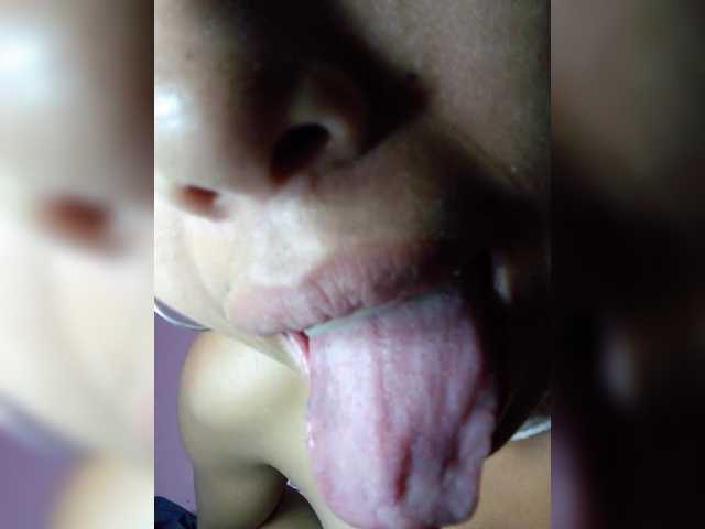 Rudih live cam on BongaCams