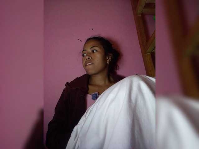 Rudih live cam on BongaCams