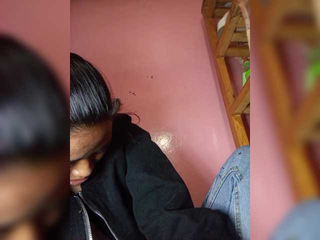 Rudih live cam on BongaCams
