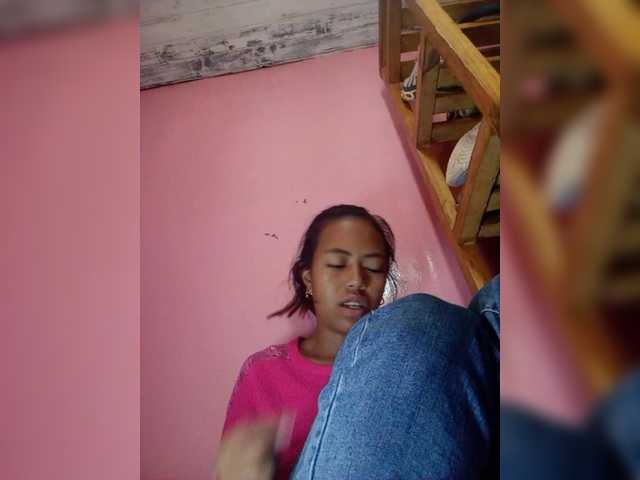 Rudih's BongaCams show and profile