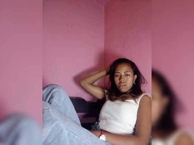 Rudih's BongaCams show and profile