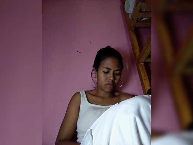 Rudih live cam on BongaCams