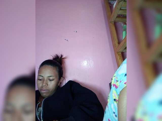 Rudih live cam on BongaCams