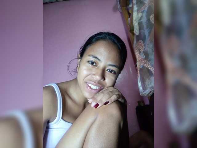 Rudih live cam on BongaCams
