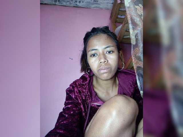 Rudih live cam on BongaCams