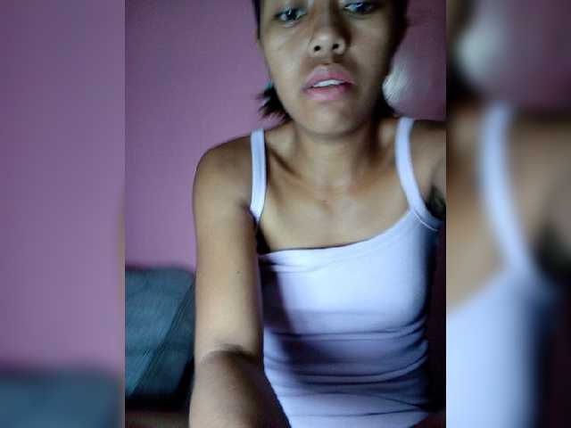 Rudih live cam on BongaCams
