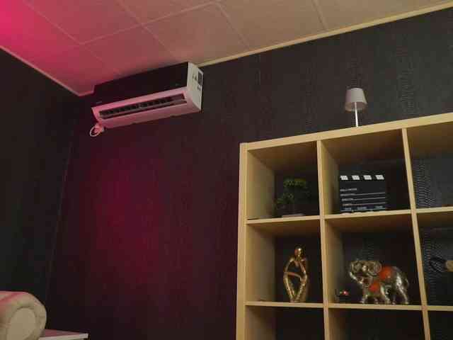 Yoursweetxsin's live stream