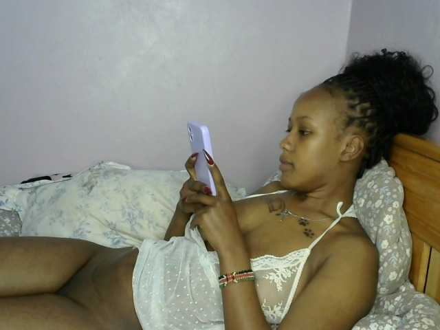 Prettyley Live Cam on BongaCams