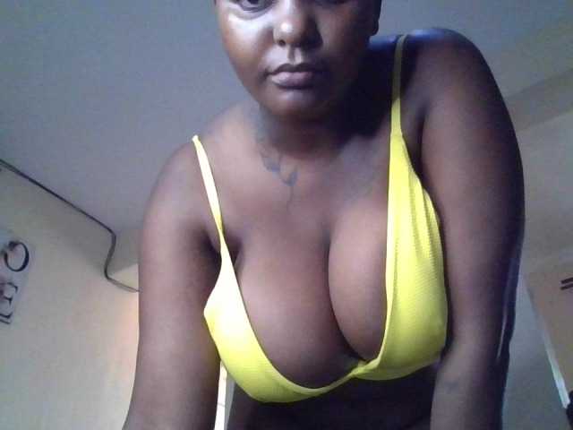 Sauceyga live cam on BongaCams