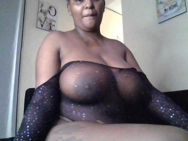 Sauceyga live cam on BongaCams