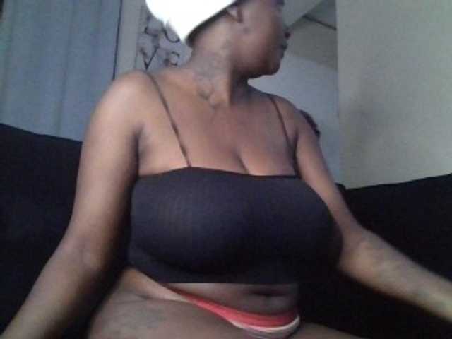 Sauceyga live cam on BongaCams