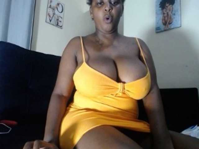 Sauceyga live cam on BongaCams