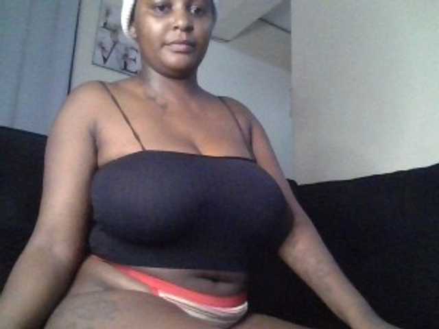 Sauceyga live cam on BongaCams