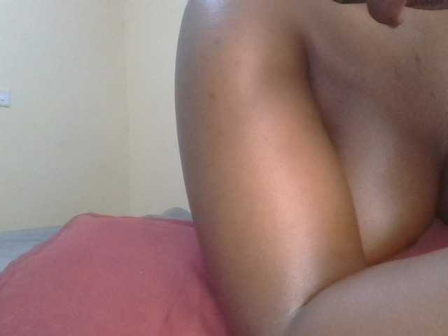 Shantell live cam on BongaCams