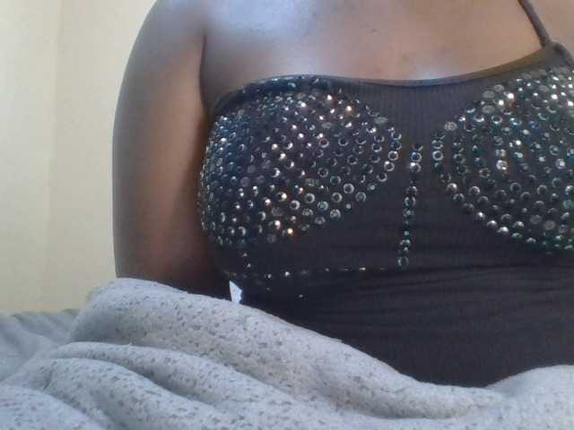 Shantell live cam on BongaCams