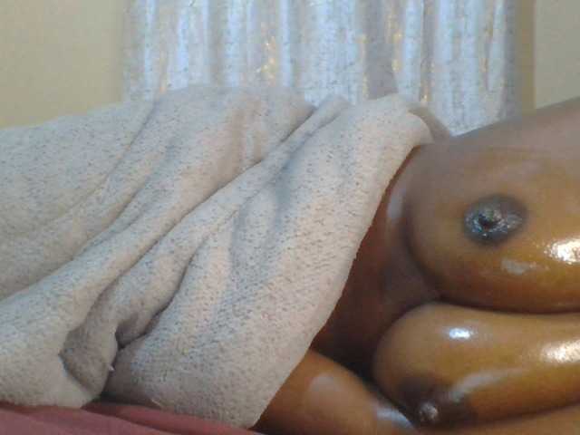 Shantell live cam on BongaCams