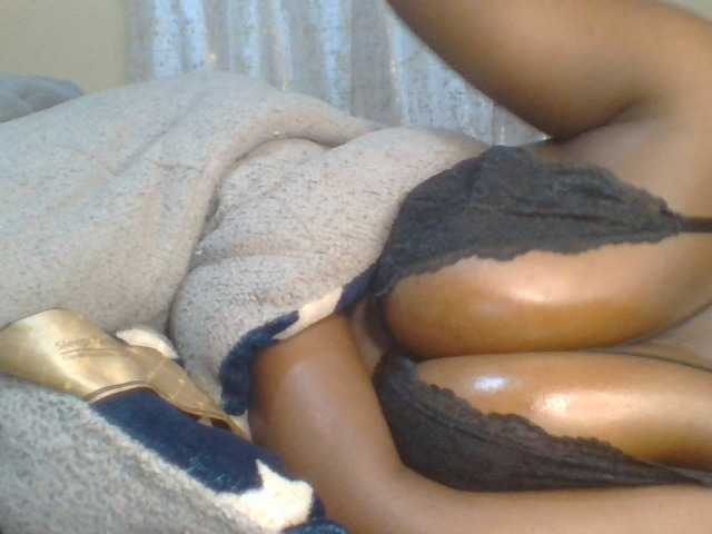 Shantell live cam on BongaCams