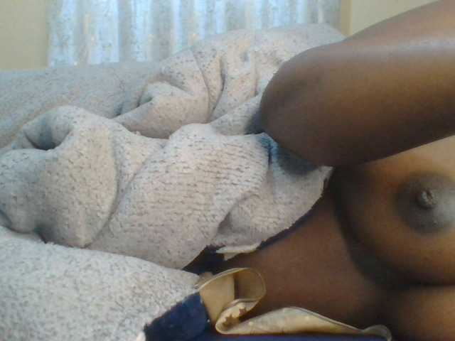 Shantell live cam on BongaCams