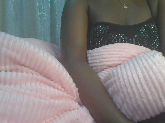 Shantell live cam on BongaCams