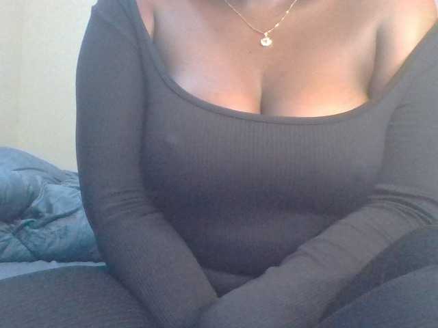 Shantell live cam on BongaCams