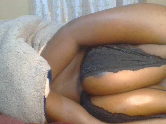 Shantell live cam on BongaCams