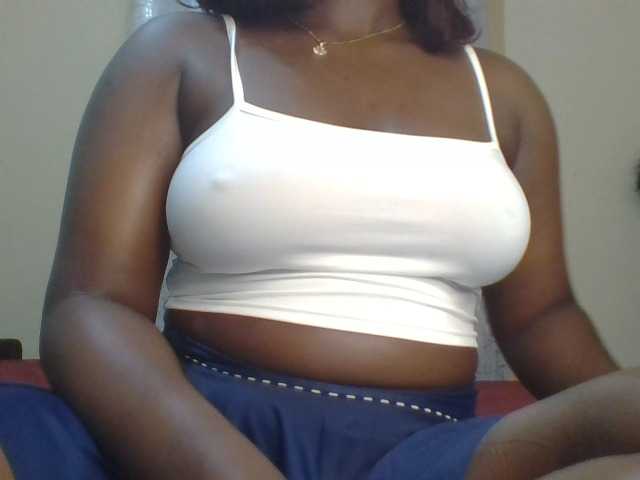 Shantell live cam preview