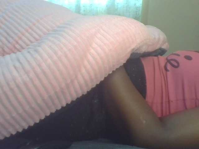 Shantell live cam on BongaCams