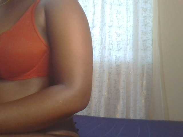 Shantell live cam on BongaCams