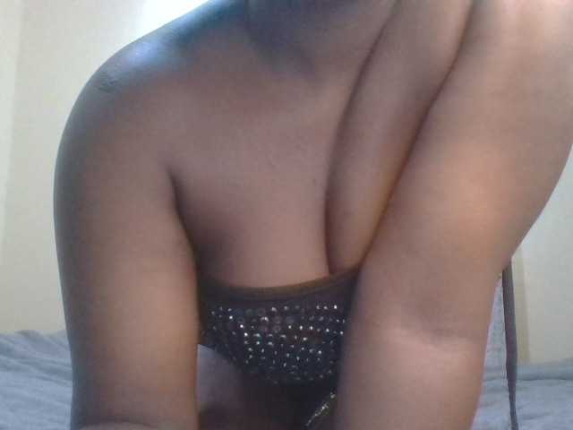 Shantell live cam on BongaCams
