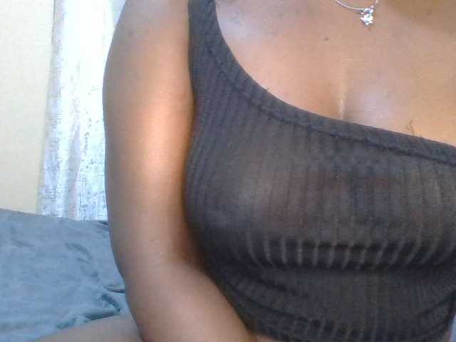 Shantell live cam preview
