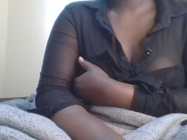 Shantell live cam on BongaCams